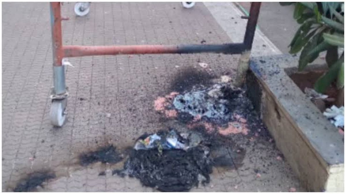 मुंबई में करंट लगने से 12 साल के बच्चे की दर्दनाक मौत, खिलौने बेचता था बच्चा मुंबई में करंट लगने से 12 साल के बच्चे की दर्दनाक मौत, खिलौने बेचता था बच्चा