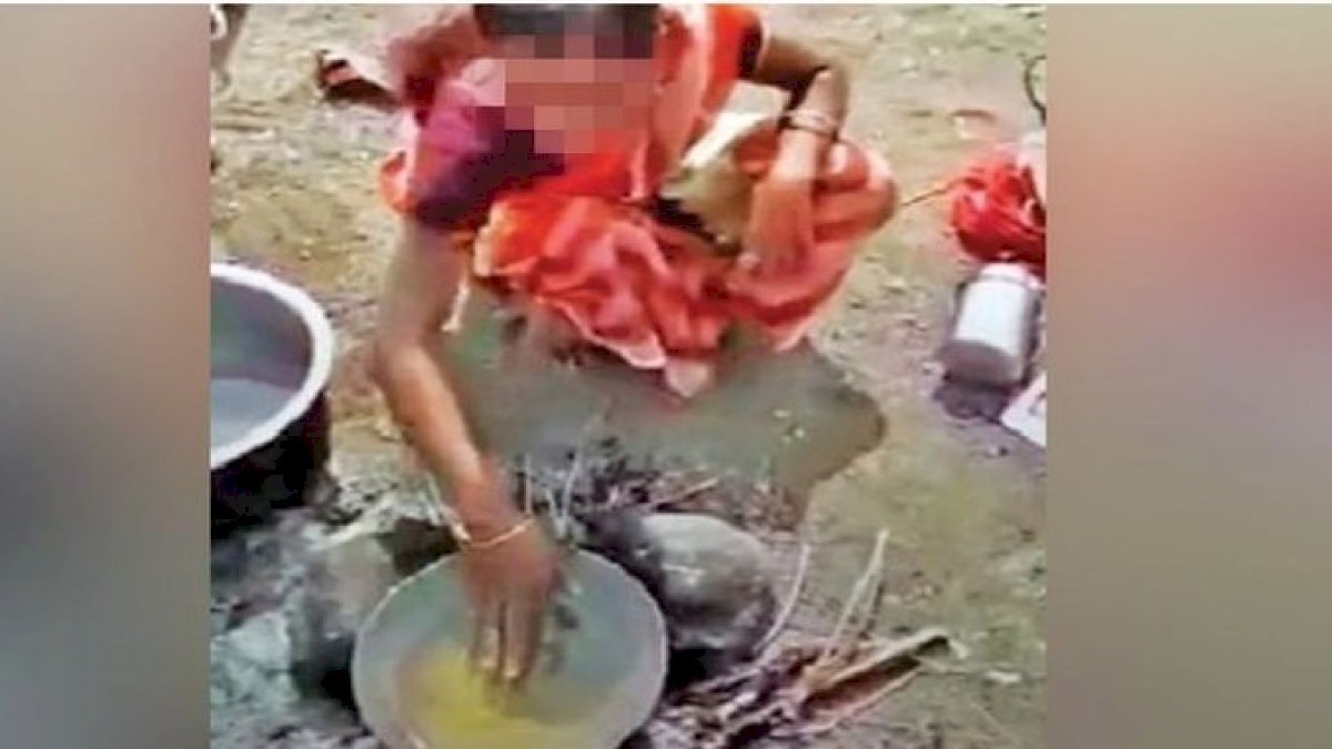 शक्की पति ने पत्नी से खौलते तेल में डलवाया हाथ, कब बंद होगी महिलाओं से ऐसी बर्बरता शक्की पति ने पत्नी से खौलते तेल में डलवाया हाथ, कब बंद होगी महिलाओं से ऐसी बर्बरता