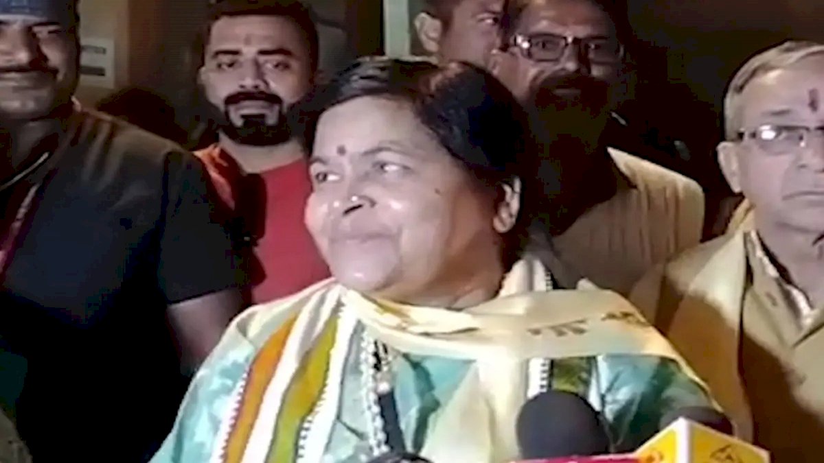 मंत्री उषा ठाकुर की मास्क नहीं लगाने पर अजब दलील, वैदिक जीवन जीने वालों को नहीं छुएगा कोरोना मंत्री उषा ठाकुर की मास्क नहीं लगाने पर अजब दलील, वैदिक जीवन जीने वालों को नहीं छुएगा कोरोना