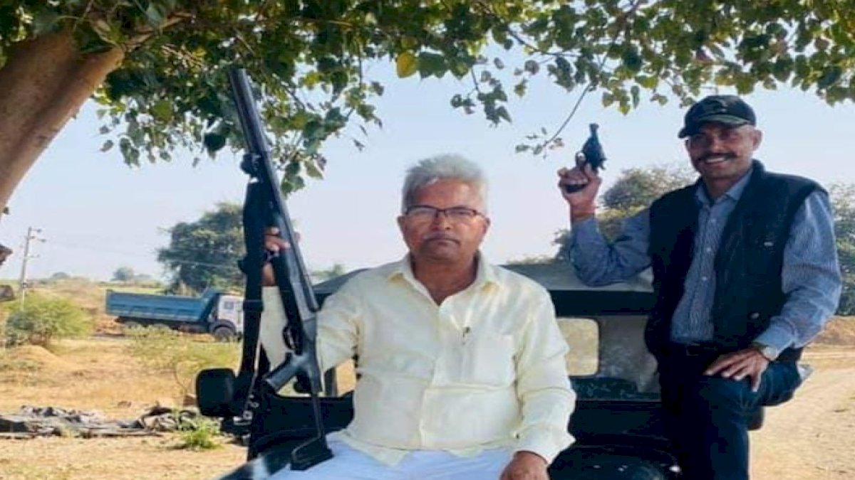 बीजेपी नेता सुरेंद्र सिंह की तस्वीर देख बोले जीतू पटवारी, भाजपा के झंडे में नहीं है शान्ति का रंग बीजेपी नेता सुरेंद्र सिंह की तस्वीर देख बोले जीतू पटवारी, भाजपा के झंडे में नहीं है शान्ति का रंग