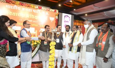 Photo Courtesy: Twitter Photo Courtesy: Twitter