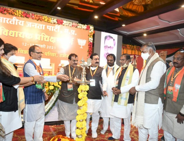 Photo Courtesy: Twitter Photo Courtesy: Twitter