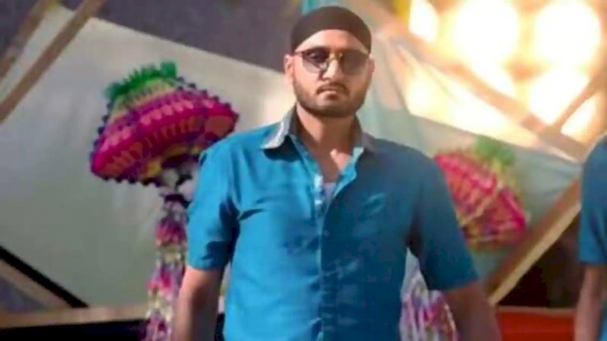 भज्जी की डेब्यू फिल्म फ्रेंडशिप का टीजर वायरल, वाइफ बोलीं, आजकल हर कोई हीरो बनना चाहता है भज्जी की डेब्यू फिल्म फ्रेंडशिप का टीजर वायरल, वाइफ बोलीं, आजकल हर कोई हीरो बनना चाहता है