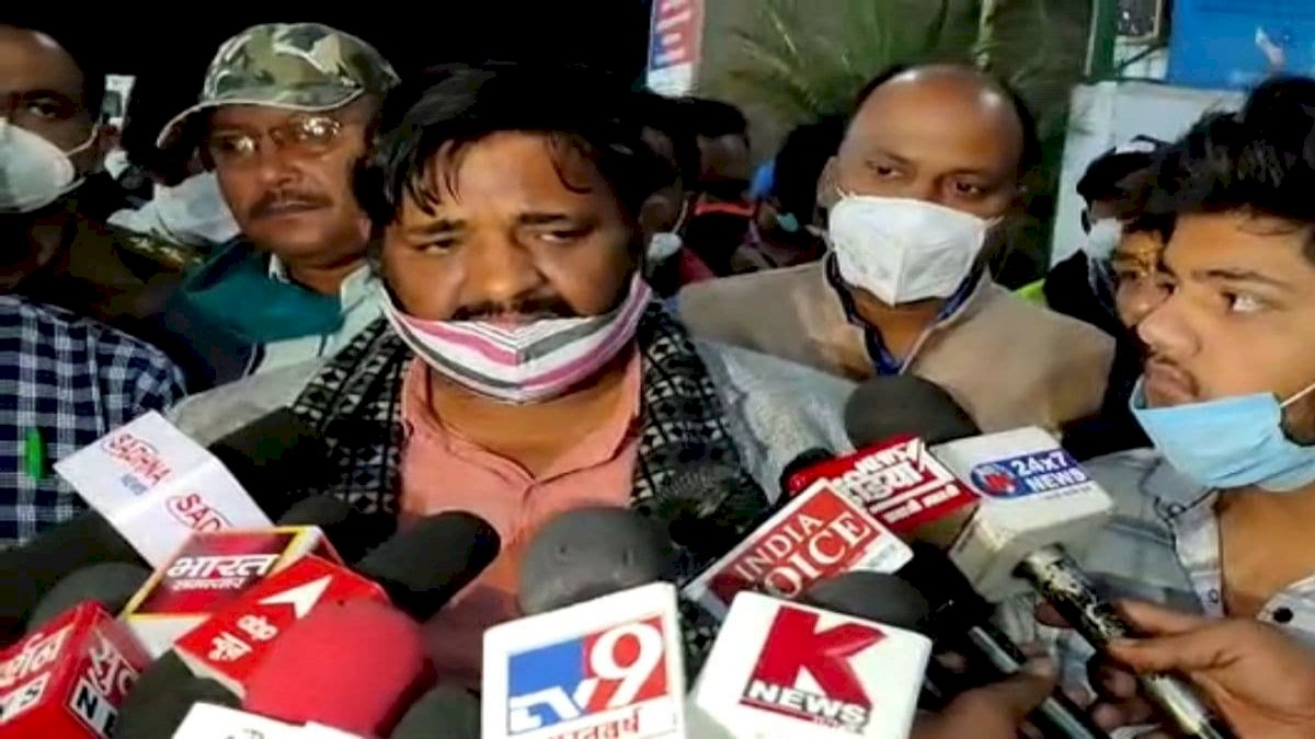 लखनऊ में बीजेपी सांसद के बेटे को मारी गोली, ट्रामा सेंटर में भर्ती लखनऊ में बीजेपी सांसद के बेटे को मारी गोली, ट्रामा सेंटर में भर्ती