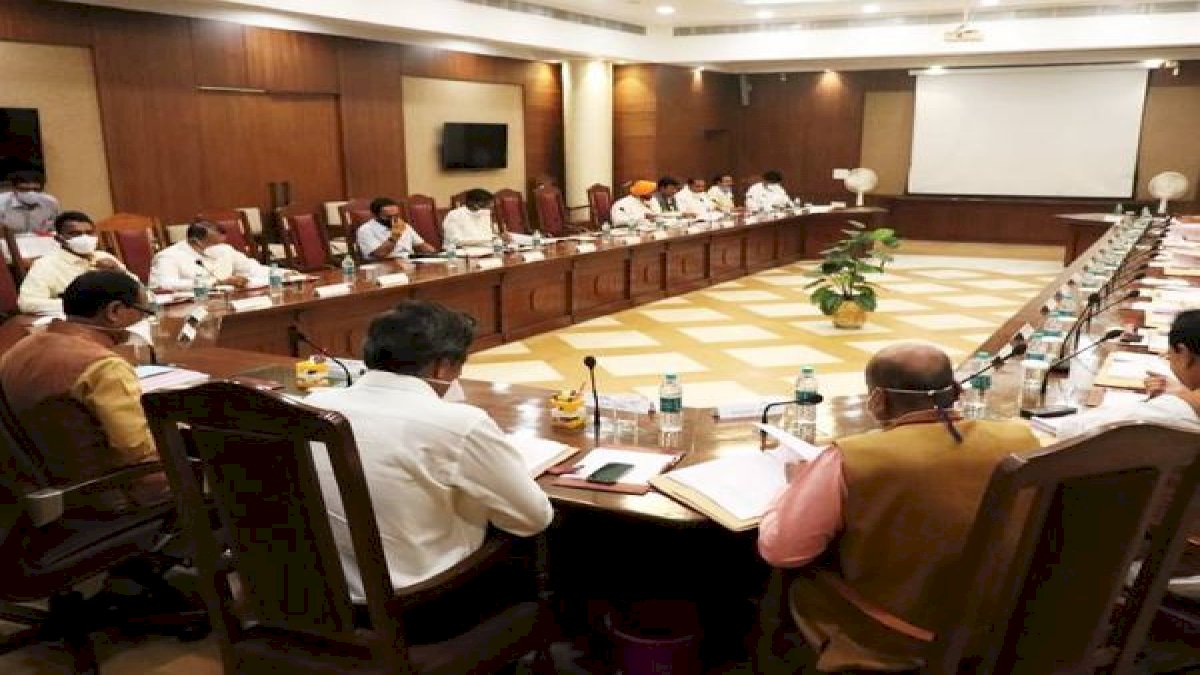 मध्य प्रदेश में 1 मई से होंगे सरकारी कर्मचारियों के तबादले, कैबिनेट की बैठक में फ़ैसला मध्य प्रदेश में 1 मई से होंगे सरकारी कर्मचारियों के तबादले, कैबिनेट की बैठक में फ़ैसला