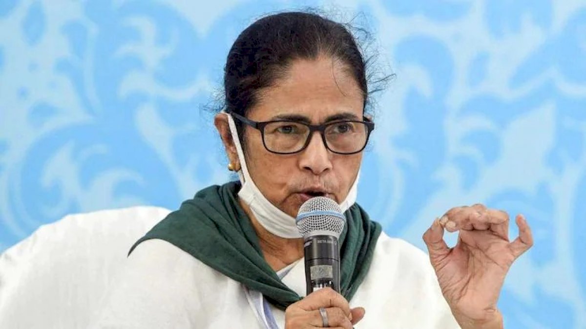 ममता बनर्जी ने जारी किया घोषणा पत्र, साल में 5 लाख नौकरियाँ देने का वादा ममता बनर्जी ने जारी किया घोषणा पत्र, साल में 5 लाख नौकरियाँ देने का वादा