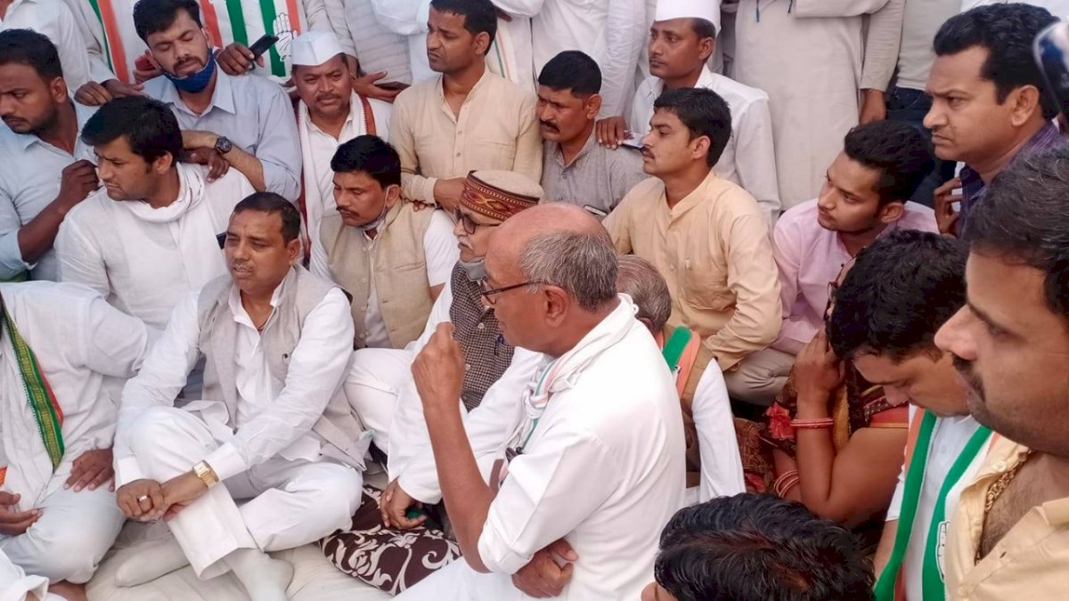 दिग्विजय सिंह की पहल पर गोहद की जनता को मिलेगा पानी, प्रशासन ने दो दिन के भीतर समस्या को सुलझाने का दिया आश्वासन दिग्विजय सिंह की पहल पर गोहद की जनता को मिलेगा पानी, प्रशासन ने दो दिन के भीतर समस्या को सुलझाने का दिया आश्वासन