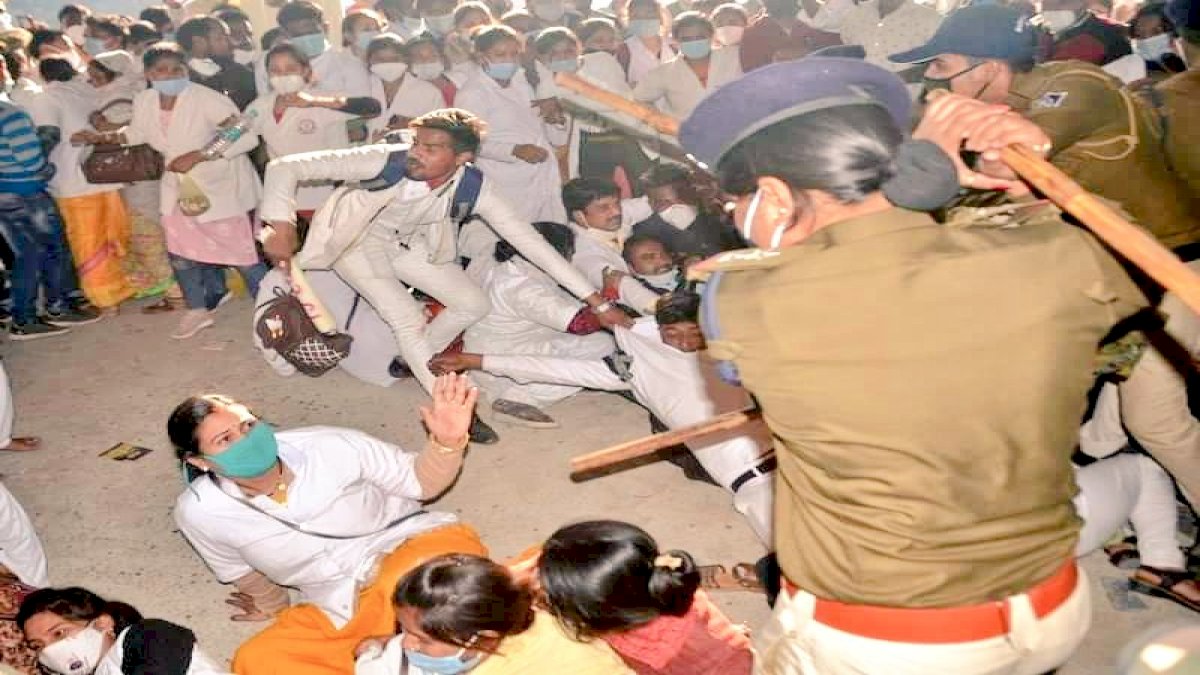 शिवराज के सायरन अभियान पर जयवर्धन का पलटवार, पूर्व मंत्री ने कहा, पब्लिसिटी स्टंट के बजाय कोरोना वॉरियर्स को रोज़गार दे सरकार शिवराज के सायरन अभियान पर जयवर्धन का पलटवार, पूर्व मंत्री ने कहा, पब्लिसिटी स्टंट के बजाय कोरोना वॉरियर्स को रोज़गार दे सरकार