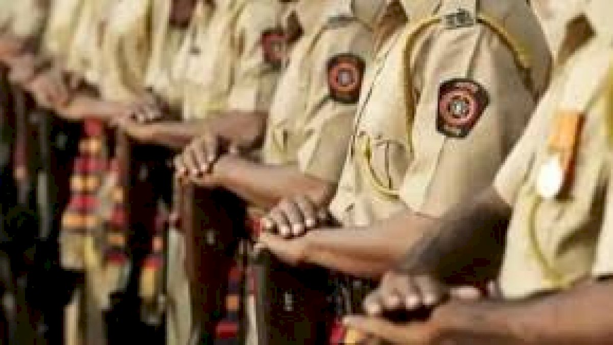 महाराष्ट्र पुलिस के 86 अधिकारियों का हुआ तबादला, 65 अधिकारी क्राइम ब्रांच से महाराष्ट्र पुलिस के 86 अधिकारियों का हुआ तबादला, 65 अधिकारी क्राइम ब्रांच से