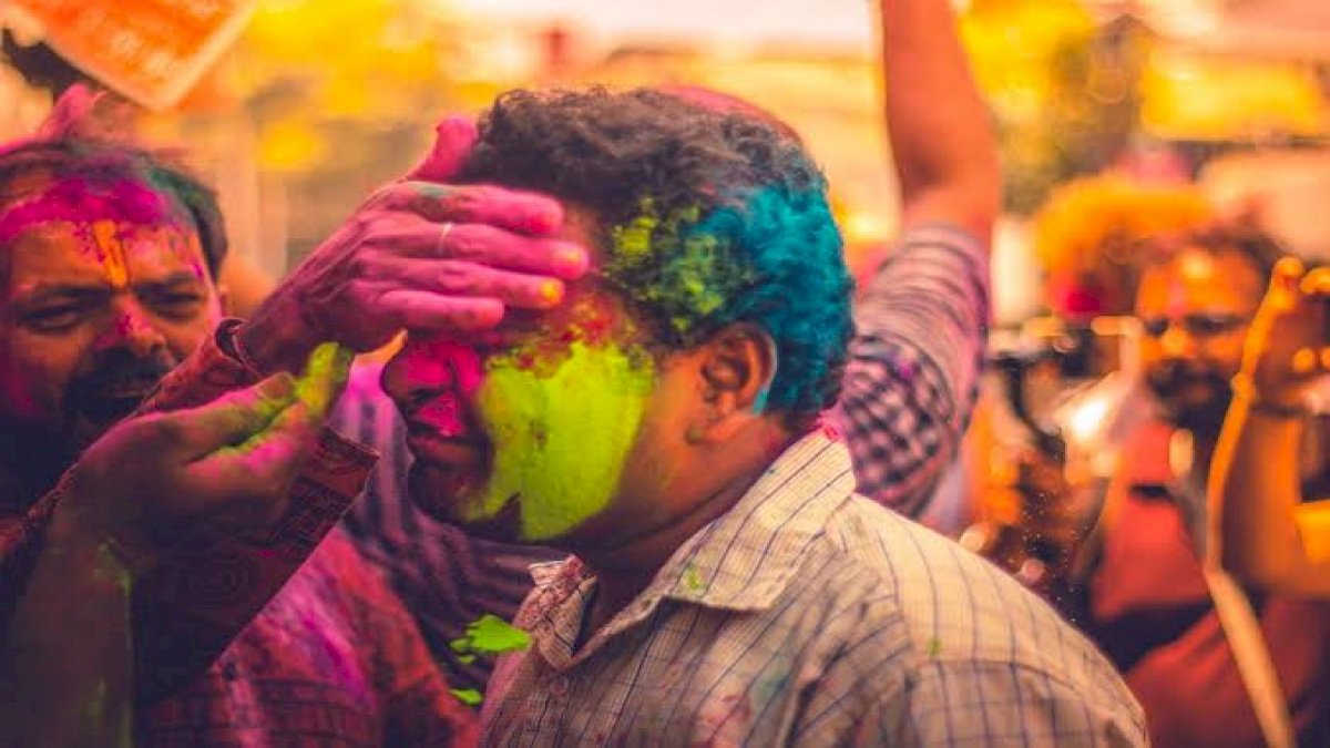 दिल्ली और मुंबई में सार्वजनिक होली पर लगी रोक, कोरोना के कारण लिया गया फैसला दिल्ली और मुंबई में सार्वजनिक होली पर लगी रोक, कोरोना के कारण लिया गया फैसला