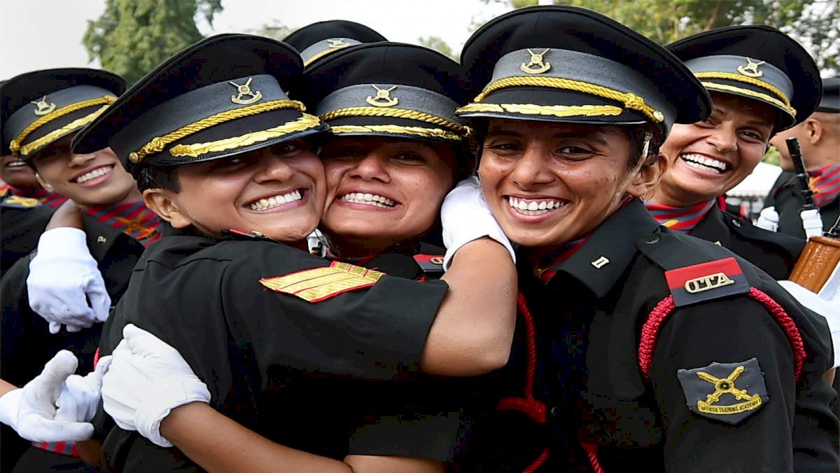 सेना में महिला अफसरों की बड़ी जीत, फिटनेस मापदंड को सुप्रीम कोर्ट ने बताया तर्कहीन सेना में महिला अफसरों की बड़ी जीत, फिटनेस मापदंड को सुप्रीम कोर्ट ने बताया तर्कहीन