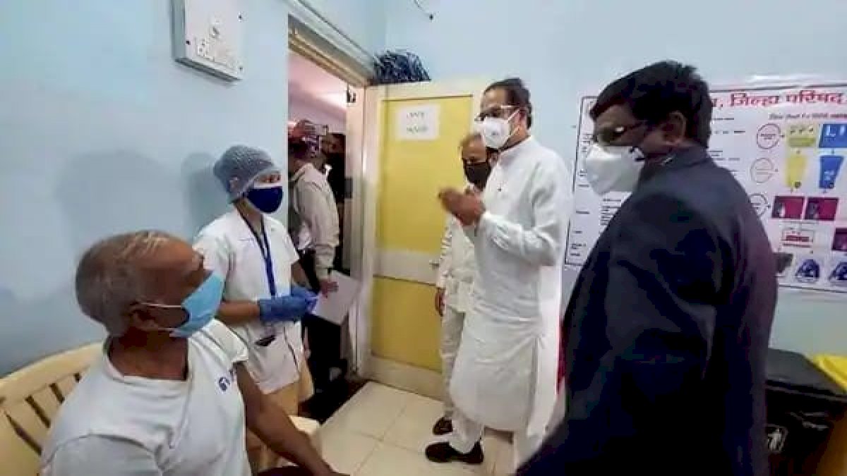 जान गंवाने वाले लोगों के परिजनों से माफ़ी मांगता हूँ, सनराइज़ अस्पताल में आग लगने के बाद बोले उद्धव ठाकरे जान गंवाने वाले लोगों के परिजनों से माफ़ी मांगता हूँ, सनराइज़ अस्पताल में आग लगने के बाद बोले उद्धव ठाकरे