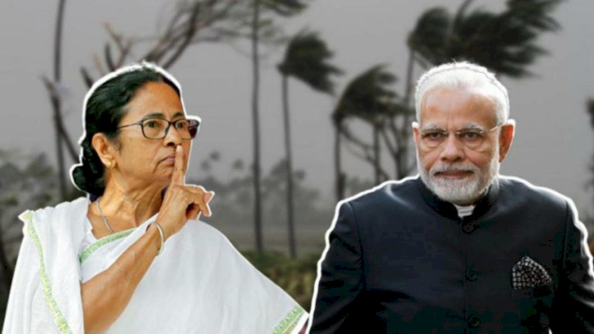 बंगाल चुनाव: पहले चरण की वोटिंग से पहले बंगाल में हिंसा, TMC दफ्तर में बम ब्लास्ट बंगाल चुनाव: पहले चरण की वोटिंग से पहले बंगाल में हिंसा, TMC दफ्तर में बम ब्लास्ट