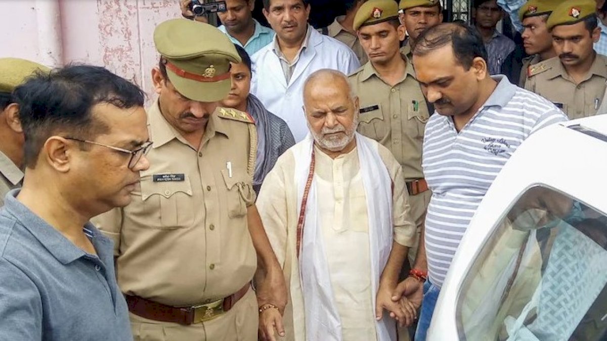 लॉ स्टूडेंट रेप केस में कोर्ट ने स्वामी चिन्मयानंद को निर्दोष पाए जाने पर किया बरी, दो साल पहले लगा था यौन शोषण का आरोप लॉ स्टूडेंट रेप केस में कोर्ट ने स्वामी चिन्मयानंद को निर्दोष पाए जाने पर किया बरी, दो साल पहले लगा था यौन शोषण का आरोप