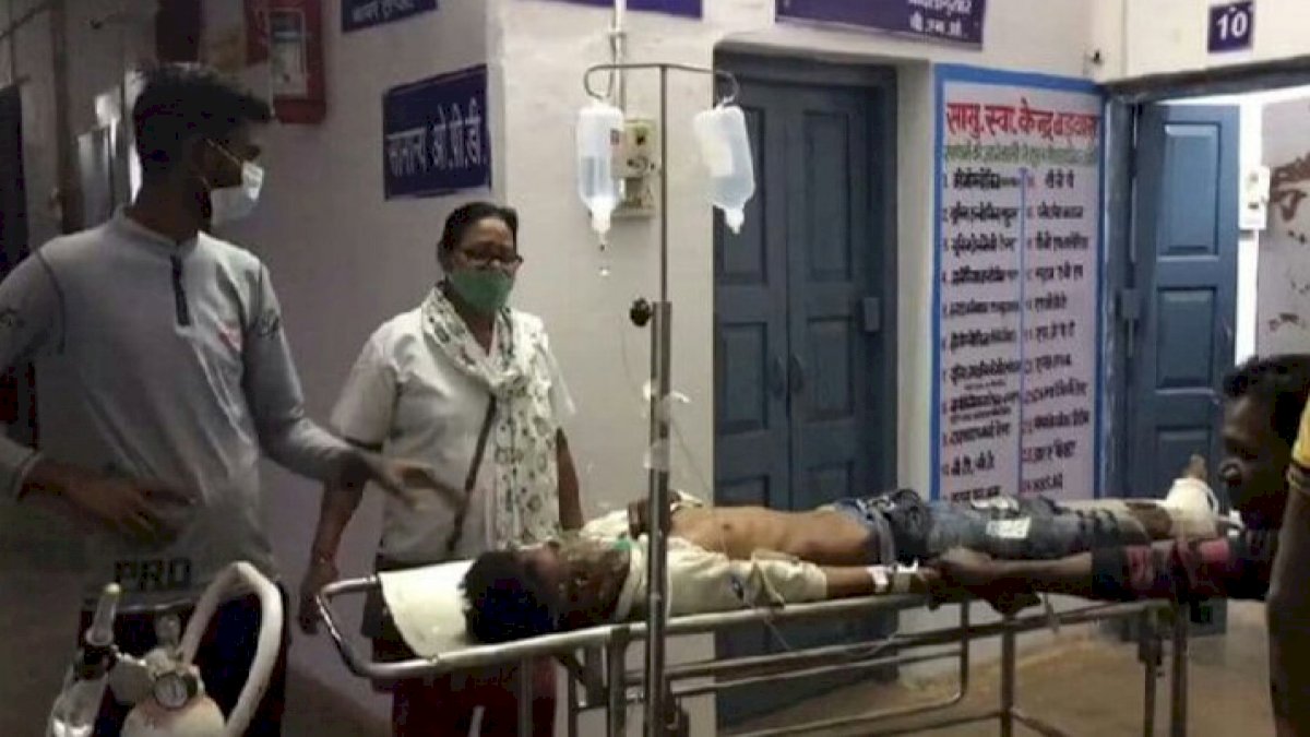 कटनी में तेज़ रफ़्तार हाइवा ने मारी टक्कर, तीन साइकिल सवार युवाओं की मौत कटनी में तेज़ रफ़्तार हाइवा ने मारी टक्कर, तीन साइकिल सवार युवाओं की मौत
