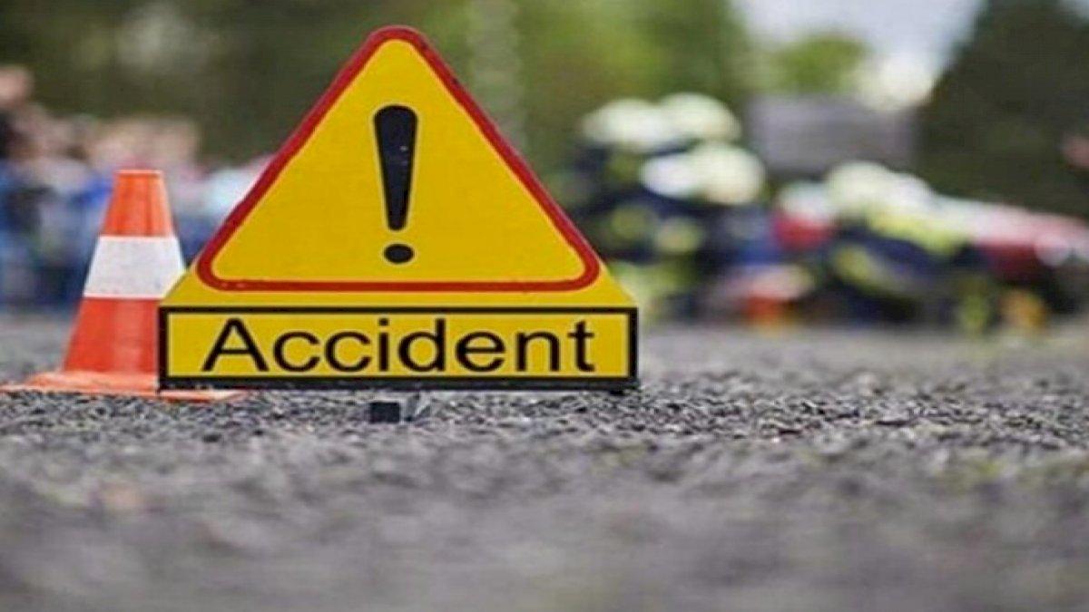 25 फिट गहरी खाई में गिरी कांग्रेस नेता की कार, अस्पताल में भर्ती 25 फिट गहरी खाई में गिरी कांग्रेस नेता की कार, अस्पताल में भर्ती