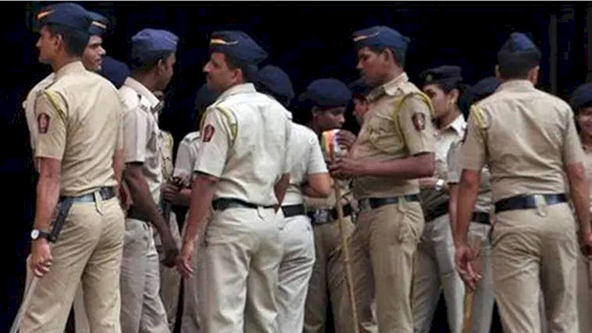 ग्वालियर चंबल के 250 कॉन्स्टेबल्स ने किया उच्च पद लेने से इनकार, शिवराज सरकार के प्रमोशन स्कीम को बताया फर्जी ग्वालियर चंबल के 250 कॉन्स्टेबल्स ने किया उच्च पद लेने से इनकार, शिवराज सरकार के प्रमोशन स्कीम को बताया फर्जी