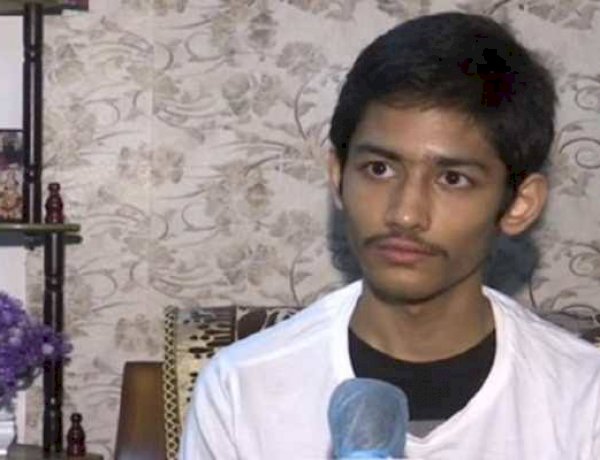 Photo Courtesy: Zee News Photo Courtesy: Zee News