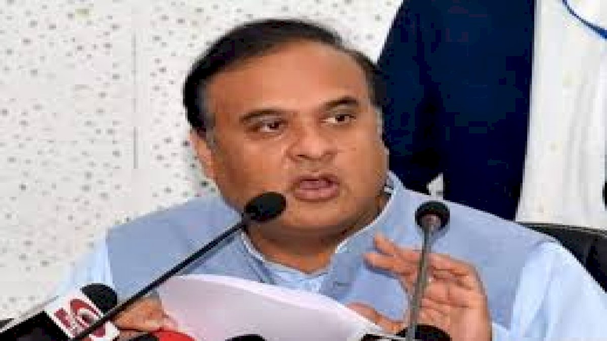 असम: चुनाव आयोग ने हिमंत बिस्वा सरमा के एसपी भाई के ट्रांसफर के दिए आदेश, हेमंत के प्रचार पर भी लगी रोक असम: चुनाव आयोग ने हिमंत बिस्वा सरमा के एसपी भाई के ट्रांसफर के दिए आदेश, हेमंत के प्रचार पर भी लगी रोक