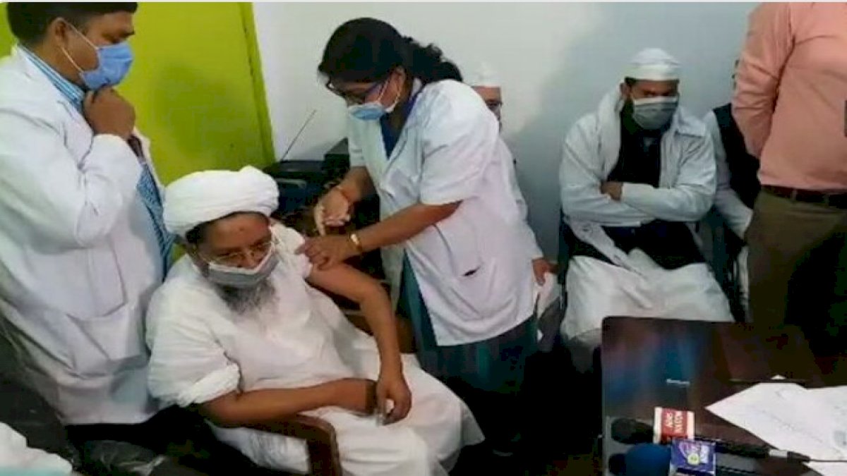 वैक्सिनेशन पर फ़तवा जारी, मुफ़्ती ने कहा-सेहत के लिए हिफाज़त ज़रूरी वैक्सिनेशन पर फ़तवा जारी, मुफ़्ती ने कहा-सेहत के लिए हिफाज़त ज़रूरी
