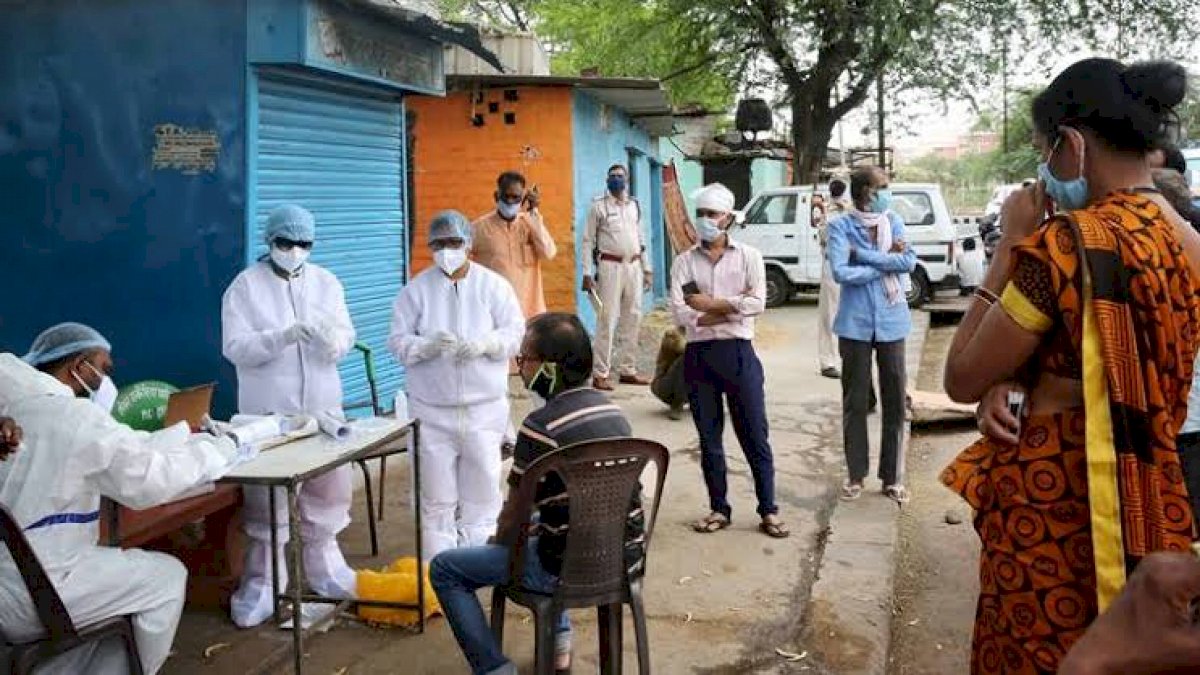 भोपाल: कोरोना के सैंपलों में हर पांचवां व्यक्ति मिल रहा है कोरोना पॉज़िटिव, 20 फीसदी के पार हुआ संक्रमण दर भोपाल: कोरोना के सैंपलों में हर पांचवां व्यक्ति मिल रहा है कोरोना पॉज़िटिव, 20 फीसदी के पार हुआ संक्रमण दर