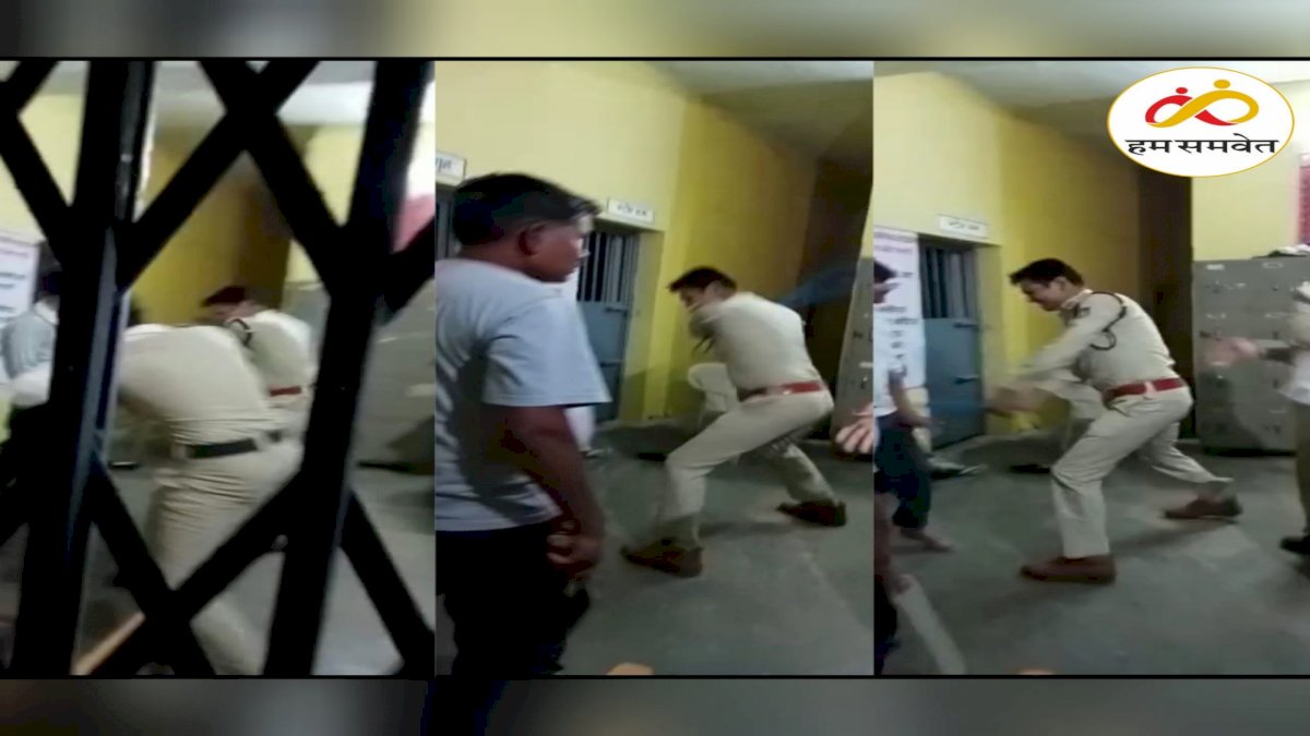 सागर में पुलिस की बर्बरता का वीडियो वायरल, दो पुलिसकर्मियों ने थाने में युवक को बेरहमी से पीटा सागर में पुलिस की बर्बरता का वीडियो वायरल, दो पुलिसकर्मियों ने थाने में युवक को बेरहमी से पीटा
