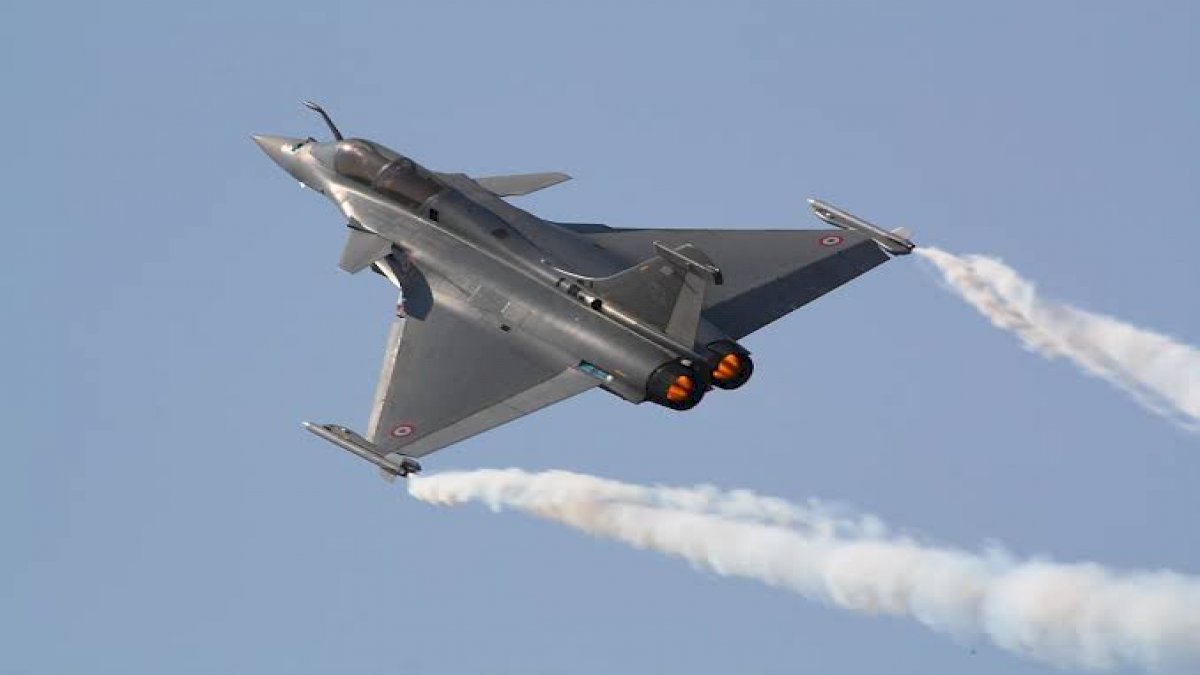 राफेल डील में दसॉ ने भारत के बिचौलिए को दिए थे एक मिलियन यूरो, फ्रांसीसी मीडिया रिपोर्ट में दावा राफेल डील में दसॉ ने भारत के बिचौलिए को दिए थे एक मिलियन यूरो, फ्रांसीसी मीडिया रिपोर्ट में दावा