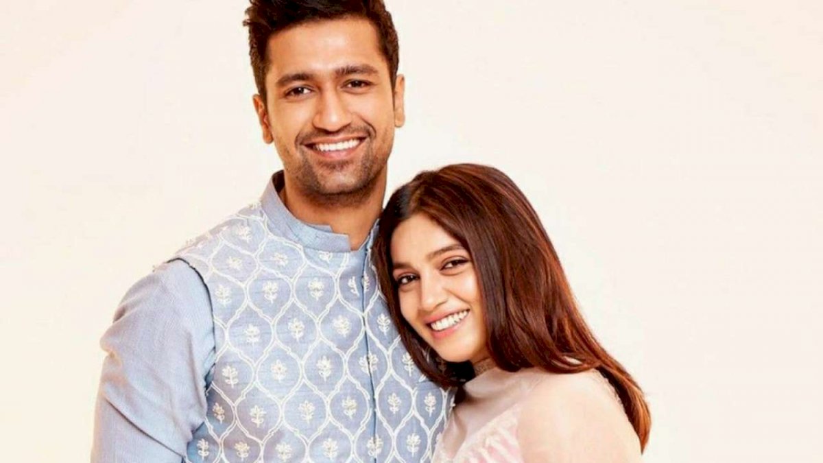 अक्षय कुमार के बाद भूमि पेडनेकर भी कोरोना संक्रमित, उरी फेम विक्की कौशल की रिपोर्ट भी आयी पॉजिटिव अक्षय कुमार के बाद भूमि पेडनेकर भी कोरोना संक्रमित, उरी फेम विक्की कौशल की रिपोर्ट भी आयी पॉजिटिव