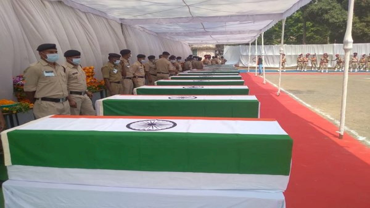 मुठभेड़ में लापता जवान नक्सलियों के कब्ज़े में, वाट्सएप कॉल पर दी जानकारी मुठभेड़ में लापता जवान नक्सलियों के कब्ज़े में, वाट्सएप कॉल पर दी जानकारी