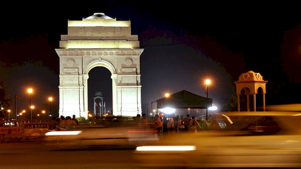 दिल्ली में आज से महीनेभर का नाइट कर्फ्यू , रात 10 बजे से सुबह 5 बजे तक पाबंदी दिल्ली में आज से महीनेभर का नाइट कर्फ्यू , रात 10 बजे से सुबह 5 बजे तक पाबंदी