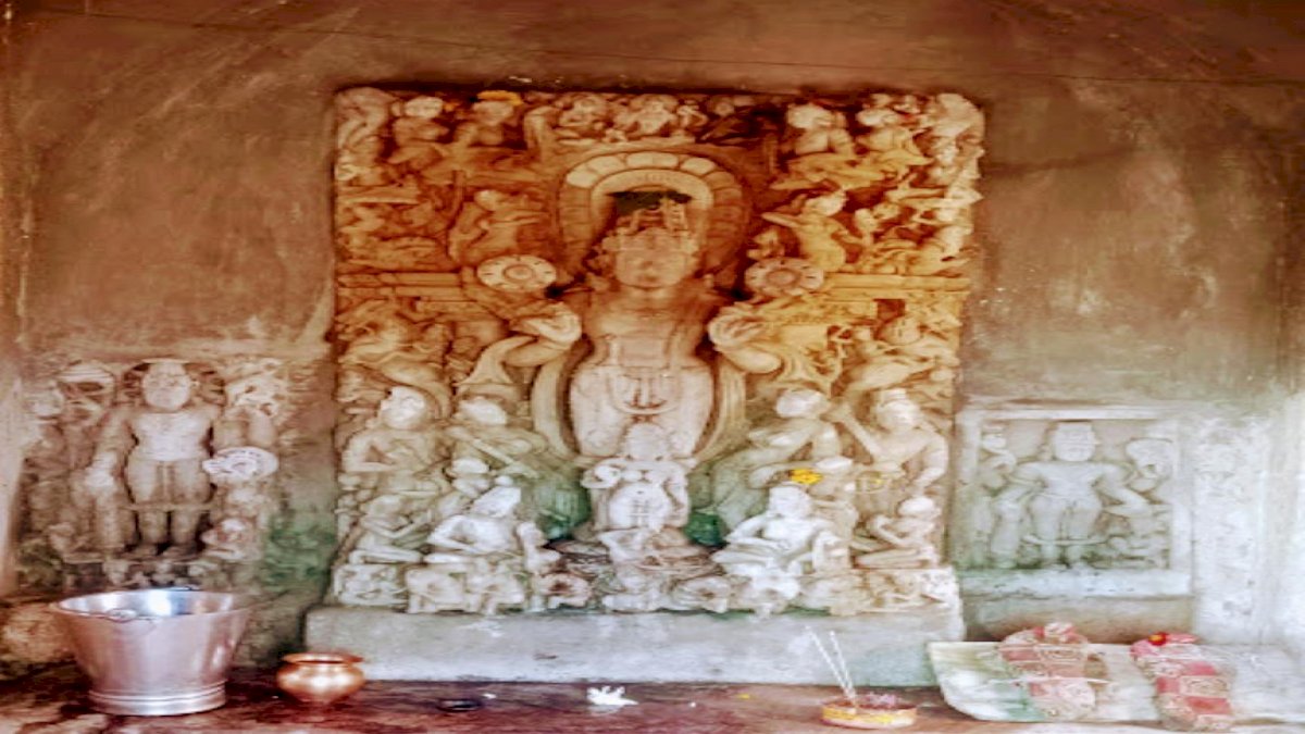 10वीं शताब्दी के ऐतिहासिक सूर्य मंदिर का सौंदर्यीकरण कराएगी सरकार, बुंदेलखंड को उसका गौरव याद दिलाने की तैयारी 10वीं शताब्दी के ऐतिहासिक सूर्य मंदिर का सौंदर्यीकरण कराएगी सरकार, बुंदेलखंड को उसका गौरव याद दिलाने की तैयारी