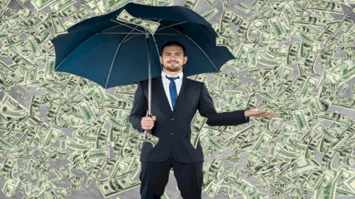 Forbes List 2021: महामारी के बीच हर 17वें घंटे में एक नया आदमी बनता रहा अरबपति Forbes List 2021: महामारी के बीच हर 17वें घंटे में एक नया आदमी बनता रहा अरबपति