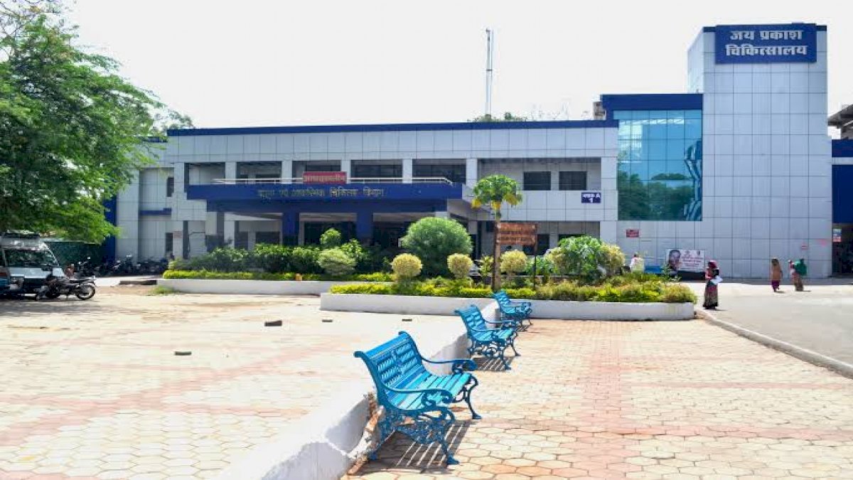जेपी अस्पताल में मरीज़ की मौत पर परिजनों का आरोप, अस्पताल प्रबंधन की लापरवाही से गई जान जेपी अस्पताल में मरीज़ की मौत पर परिजनों का आरोप, अस्पताल प्रबंधन की लापरवाही से गई जान