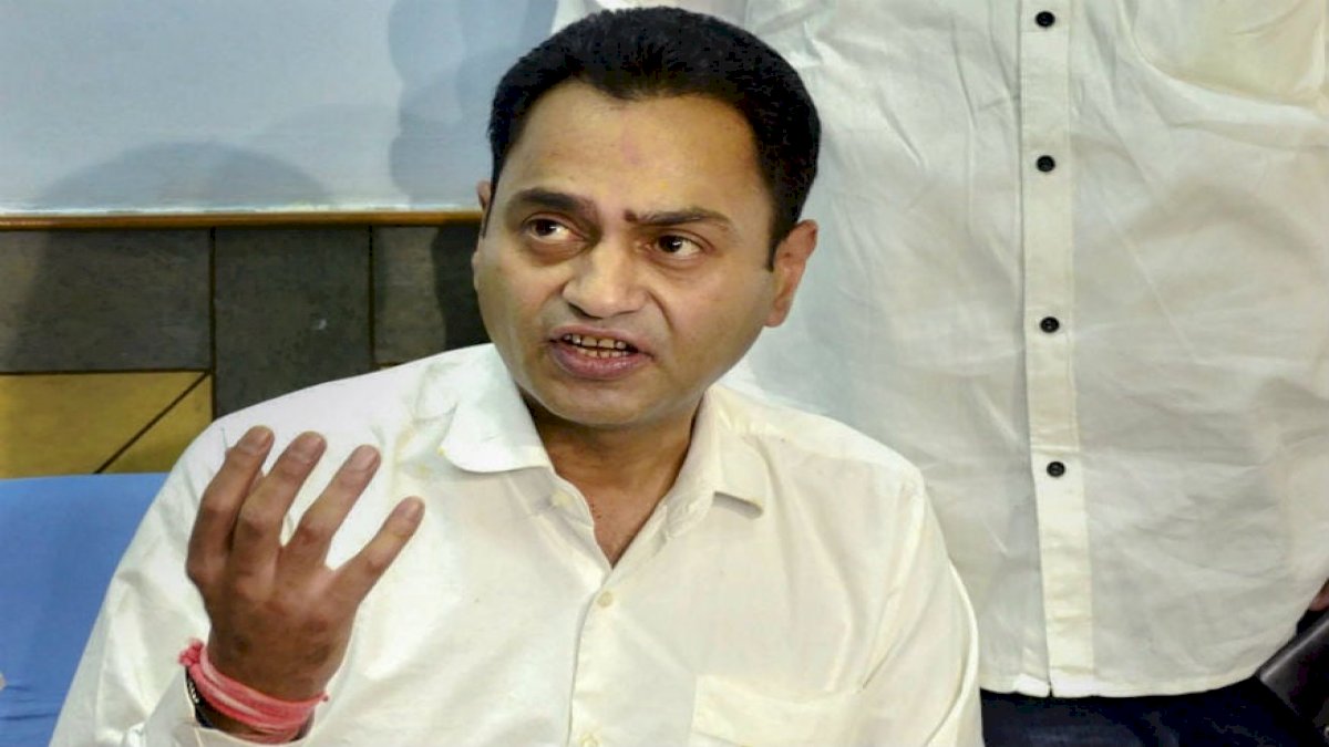 संकट काल में छिंदवाड़ा की जनता के लिए आगे आए नकुल नाथ, अपने खर्चे पर बनवाया कोविड अस्पताल संकट काल में छिंदवाड़ा की जनता के लिए आगे आए नकुल नाथ, अपने खर्चे पर बनवाया कोविड अस्पताल