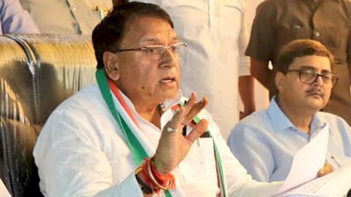 कांग्रेस नेता पीसी शर्मा और पूर्व पार्षद गुड्डू चौहान पर मुकदमा दर्ज, शासकीय कार्य में बाधा डालने का आरोप कांग्रेस नेता पीसी शर्मा और पूर्व पार्षद गुड्डू चौहान पर मुकदमा दर्ज, शासकीय कार्य में बाधा डालने का आरोप