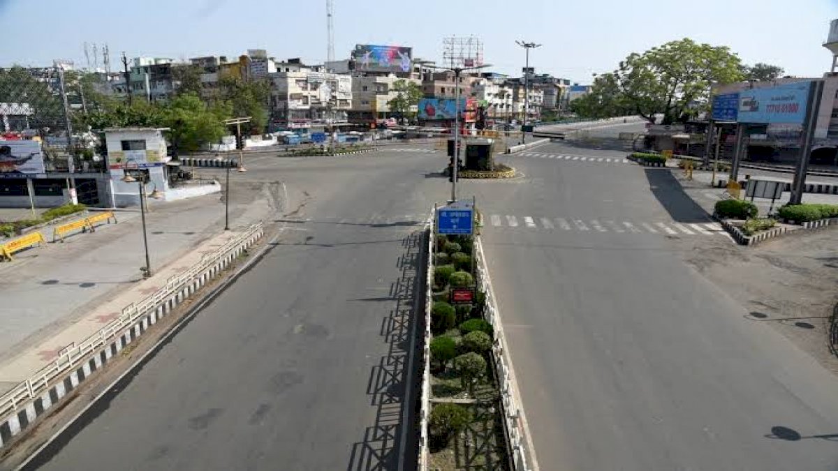 MP में कोरोना का कहर, भोपाल, इंदौर और उज्जैन में 26 अप्रैल तक बढ़ा लॉकडाउन MP में कोरोना का कहर, भोपाल, इंदौर और उज्जैन में 26 अप्रैल तक बढ़ा लॉकडाउन