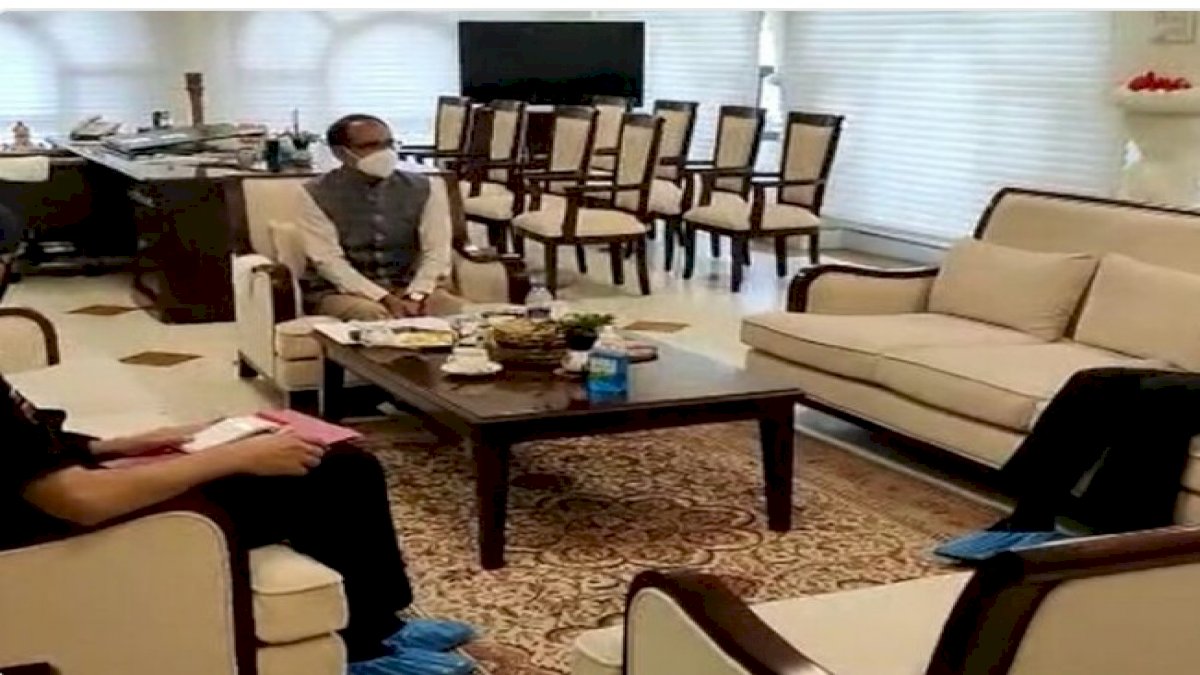 एमपी में कोरोना के खिलाफ़ युद्व में मदद के लिए उतरी सेना, 3 महीने तक गरीबों को मिलेगा फ्री राशन एमपी में कोरोना के खिलाफ़ युद्व में मदद के लिए उतरी सेना, 3 महीने तक गरीबों को मिलेगा फ्री राशन