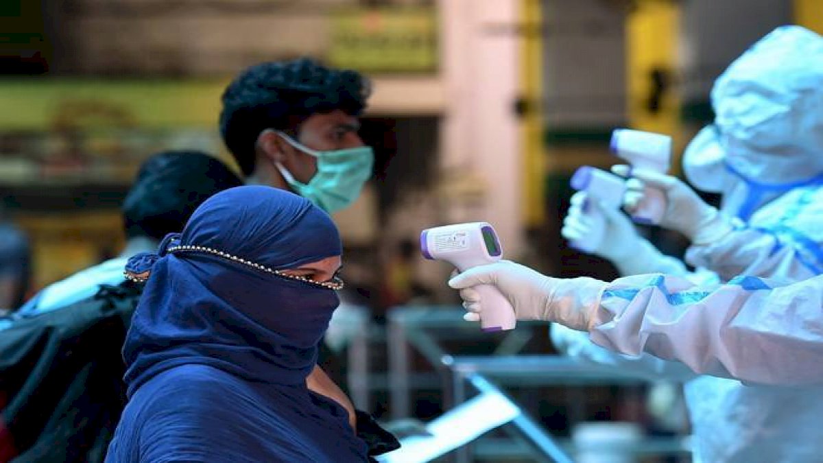 इंदौर में हुआ कोरोना विस्फोट, 32 लोग हुए संक्रमित, संक्रमितों में 30 हैं सेना के जवान इंदौर में हुआ कोरोना विस्फोट, 32 लोग हुए संक्रमित, संक्रमितों में 30 हैं सेना के जवान