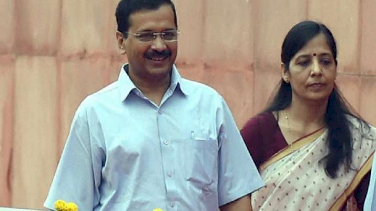 दिल्ली के मुख्यमंत्री अरविंद केजरीवाल पत्नी सुनीता केजरीवाल हुईं कोरोना संक्रमित दिल्ली के मुख्यमंत्री अरविंद केजरीवाल पत्नी सुनीता केजरीवाल हुईं कोरोना संक्रमित