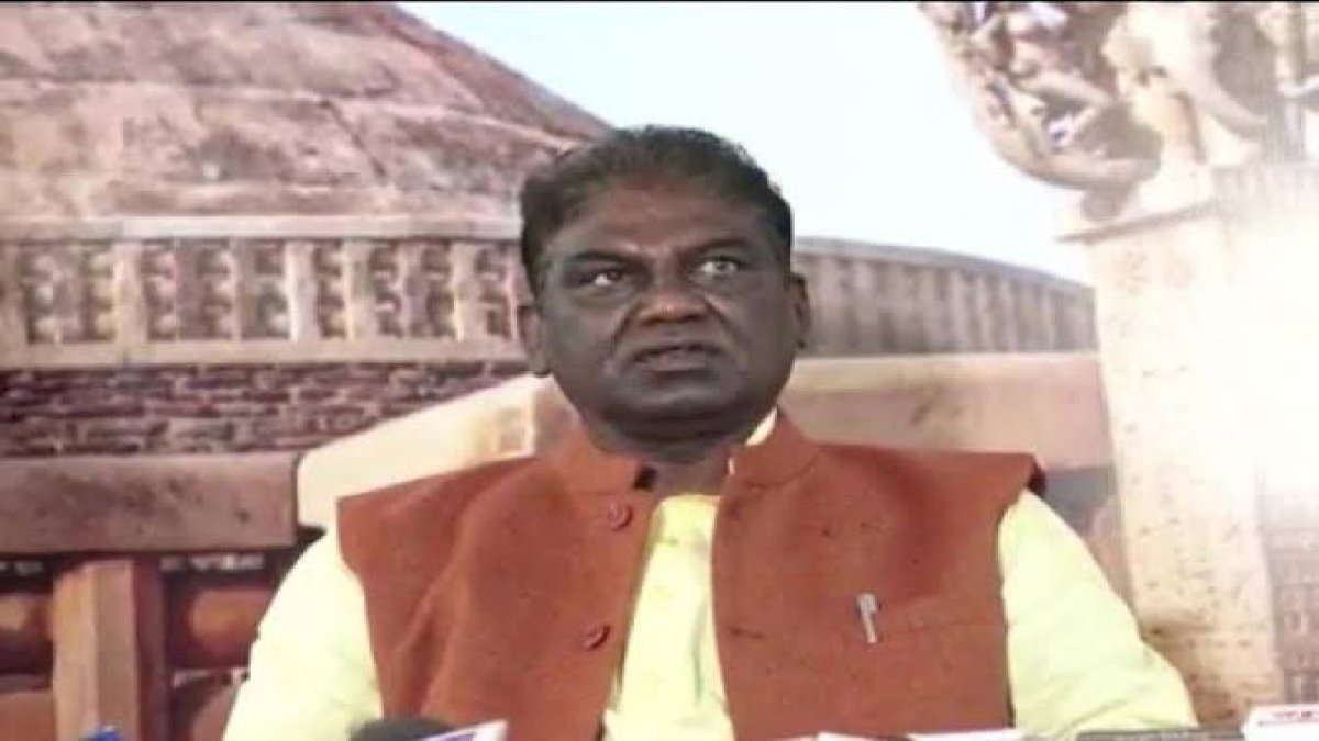 सिंधिया समर्थक को स्वास्थ्य मंत्री बनाकर भूल गए शिवराज, कांग्रेस बोली जमीर है तो इस्तीफा दो सिंधिया समर्थक को स्वास्थ्य मंत्री बनाकर भूल गए शिवराज, कांग्रेस बोली जमीर है तो इस्तीफा दो