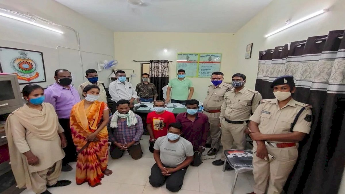 एमपी के पूर्व उपमुख्यमंत्री प्यारेलाल कंवर के घर ट्रिपल मर्डर, बेटे, बहू और पोती की हत्या एमपी के पूर्व उपमुख्यमंत्री प्यारेलाल कंवर के घर ट्रिपल मर्डर, बेटे, बहू और पोती की हत्या