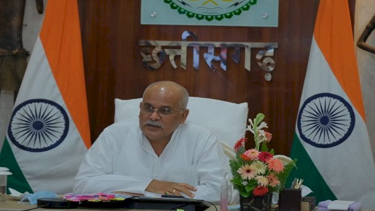 मुख्यमंत्री भूपेश बघेल की मांग है कि केंद्र और सभी राज्यों के लिए कोरोना टीके का दाम एक समान हो मुख्यमंत्री भूपेश बघेल की मांग है कि केंद्र और सभी राज्यों के लिए कोरोना टीके का दाम एक समान हो