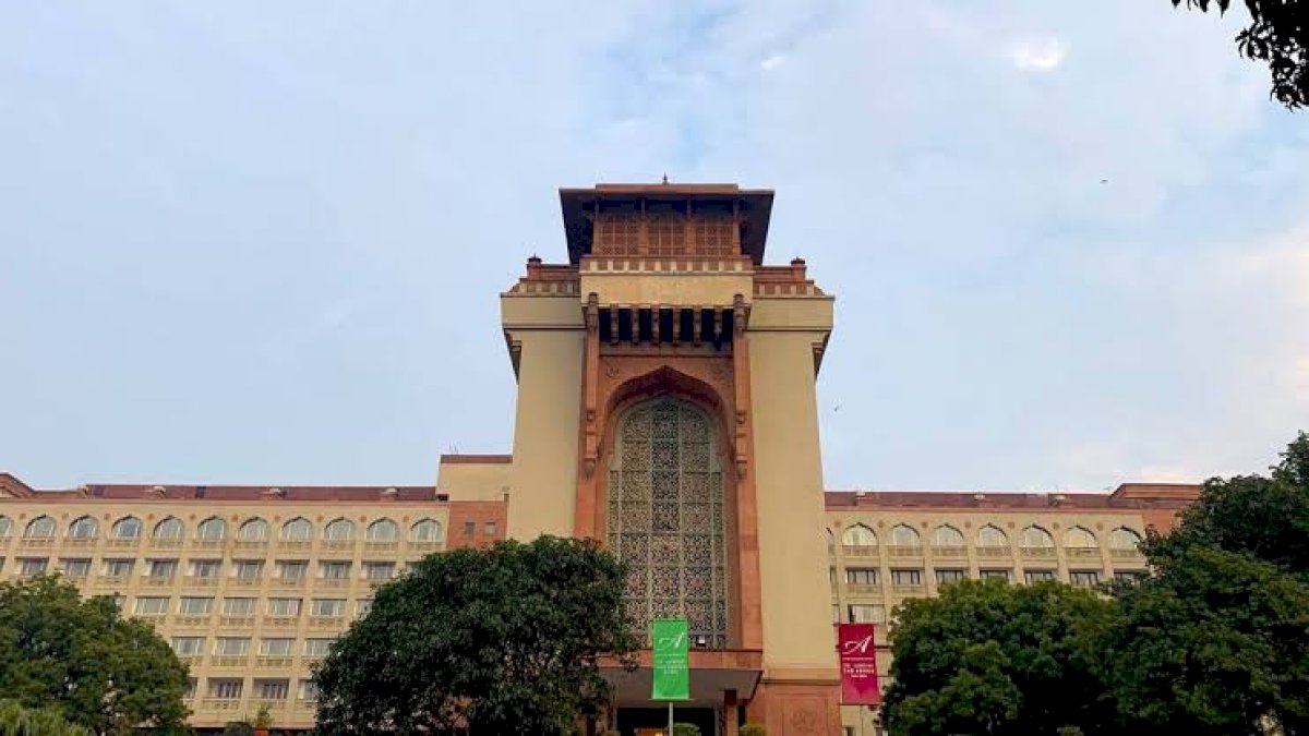 अशोका होटल में होगा दिल्ली हाई कोर्ट के जज और परिजनों का इलाज, तैयार किए जाएंगे 100 कमरे अशोका होटल में होगा दिल्ली हाई कोर्ट के जज और परिजनों का इलाज, तैयार किए जाएंगे 100 कमरे
