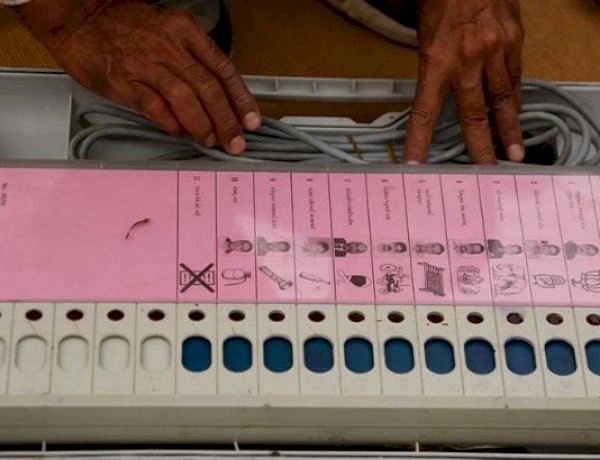 असम में दीमा हसाओ के एक बूथ पर थे 90 मतदाता, लेकिन ईवीएम में वोट पड़े 171, पाँच अधिकारी सस्पेंड