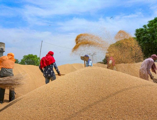 Photo courtesy: The Financial Express Photo courtesy: The Financial Express