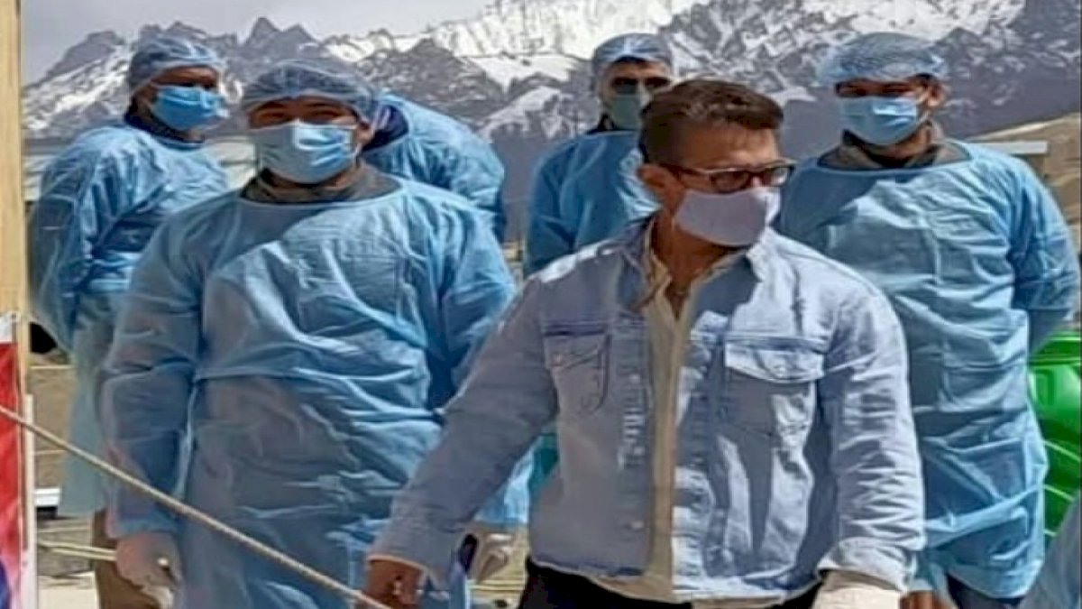 कोरोना से रिकवर होकर काम पर लौटे आमिर खान, लद्दाख में लाल सिंह चड्ढा फिल्म की कर रहे शूटिंग कोरोना से रिकवर होकर काम पर लौटे आमिर खान, लद्दाख में लाल सिंह चड्ढा फिल्म की कर रहे शूटिंग