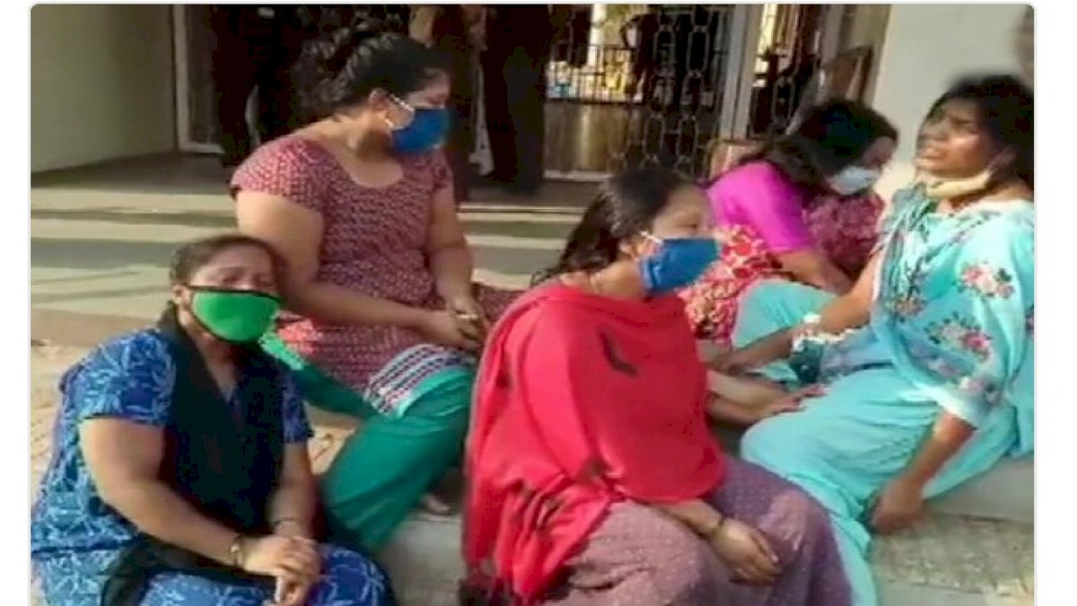 कर्नाटक: चामराजनगर में ऑक्सीजन की कमी के चलते 24 लोगों की मौत, सीएम ने दिए जांच के आदेश कर्नाटक: चामराजनगर में ऑक्सीजन की कमी के चलते 24 लोगों की मौत, सीएम ने दिए जांच के आदेश