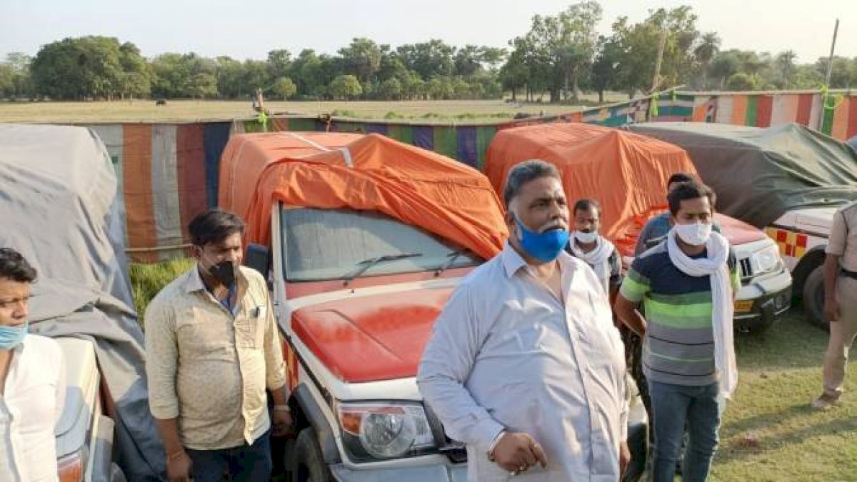 BJP सांसद राजीव प्रताप रूडी के कार्यालय में खड़ी थीं दर्जनों एम्बुलेंस, 40 ड्राइवर्स लेकर पहुंचे पप्पू यादव BJP सांसद राजीव प्रताप रूडी के कार्यालय में खड़ी थीं दर्जनों एम्बुलेंस, 40 ड्राइवर्स लेकर पहुंचे पप्पू यादव