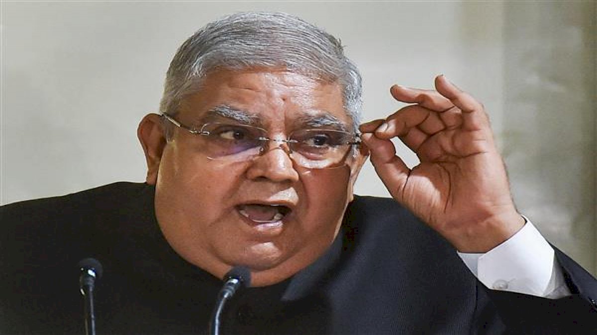राज्यपाल धनखड़ का सीएम ममता पर निशाना, बोले- बंगाल धधक रहा, मैं अपने सीने पर गोली खाउंगा राज्यपाल धनखड़ का सीएम ममता पर निशाना, बोले- बंगाल धधक रहा, मैं अपने सीने पर गोली खाउंगा