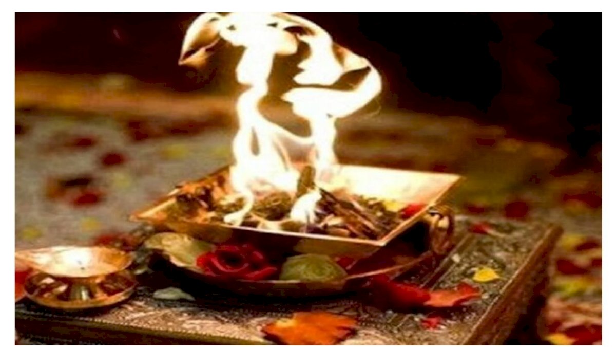 दवाई से नहीं हवन से कोरोना नष्ट करने की सलाह दे रहे हैं आरएसएस के युवा, डोर टू डोर चल रहा है कैंपेन दवाई से नहीं हवन से कोरोना नष्ट करने की सलाह दे रहे हैं आरएसएस के युवा, डोर टू डोर चल रहा है कैंपेन